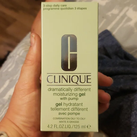 Clinique dramatically different moisturizing gel 125ml - Picture 1 of 4
